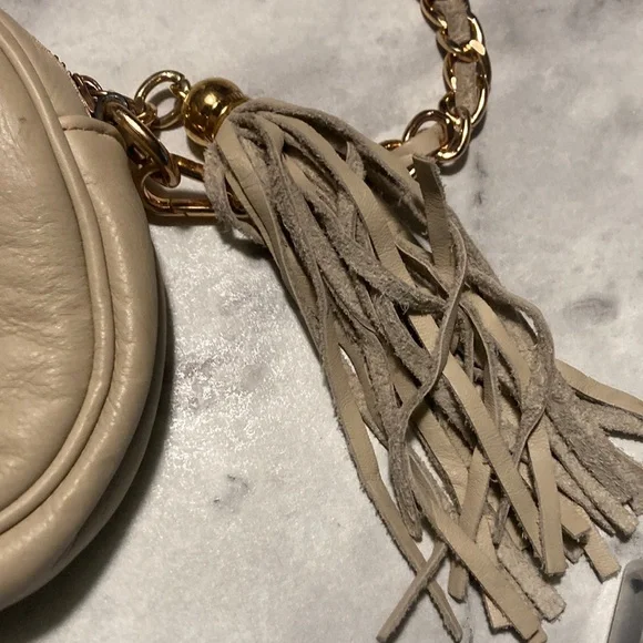 Valentino Cream Quilted Crossbody Bag with Gold Chain - Picture 7 of 16